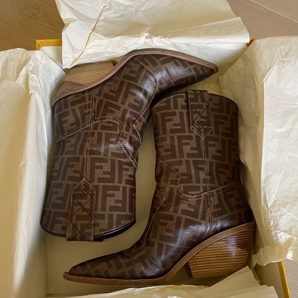 Fendi Western Boots - Heeled Logo Leather Cowboy Boots - Picture 16 of 16